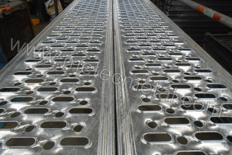 Long Hold Layher type Steel planks for scaffold